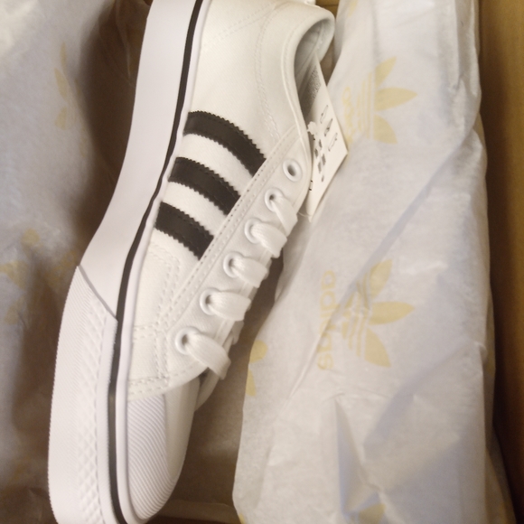 Big kids adidas Nizza Shoes - Picture 3 of 4